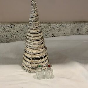 Vintage Salt and pepper shakers